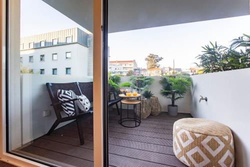 Porto Gallery District Escape | Central Retreat