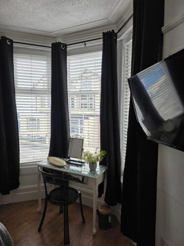 Superior Double Room image 1