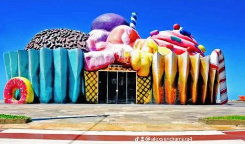 Apartamento com sacada vista mar