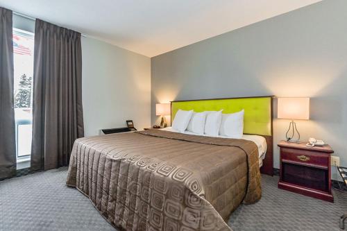 Deluxe King Room