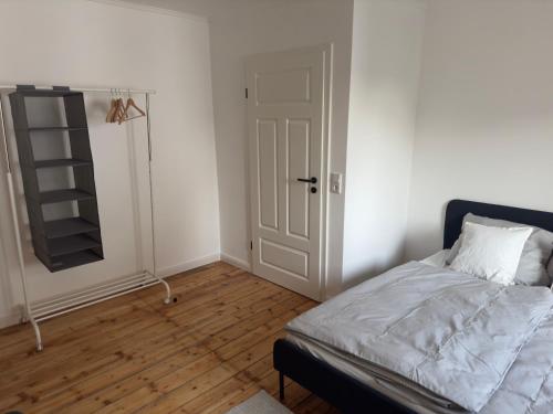 Zentrales Zimmer mit Altbaucharme in Oldenburg