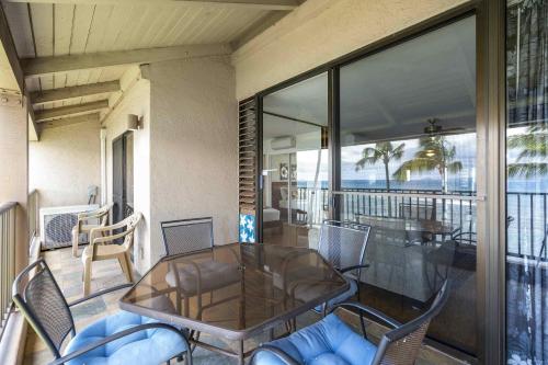 Lauloa 410 - Top Floor, Direct Ocean Front, Stunning Renovation, Wi-Fi, Split AC in Maalaea (HI)