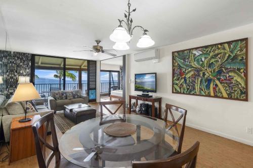 Lauloa 410 - Top Floor, Direct Ocean Front, Stunning Renovation, Wi-Fi, Split AC in Maalaea (HI)