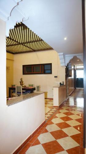 Relief House Moroccan House in 레 아미칼레스