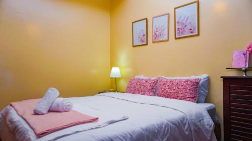 Relief House Moroccan House in 레 아미칼레스