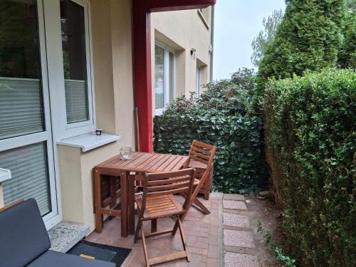 balkong/terrass, Kleine Ferienwohnung am Strand in Kühlungsborn (Kleine Ferienwohnung am Strand in Kuhlungsborn) in Ostseebad Kühlungsborn