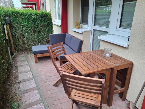 balkong/terrass, Kleine Ferienwohnung am Strand in Kühlungsborn (Kleine Ferienwohnung am Strand in Kuhlungsborn) in Ostseebad Kühlungsborn