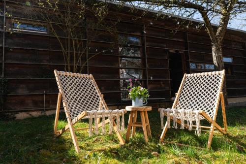 Kert, Die Badeanstalt I Loft Nürnberg I 5 Minuten zu Fuß zum kostenlosen Naturbad I Messenähe I Waldnähe (Die Badeanstalt I Loft Nurnberg I 5 Minuten zu Fuß zum kostenlosen Naturbad I Messenahe I Waldnahe) in Postbauer-Heng