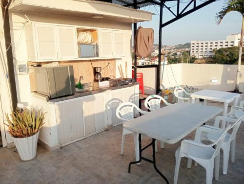 ระเบียง/ชานเรือน, Hostel AC in อูร์บานิซาซิออนเลาเรเลส