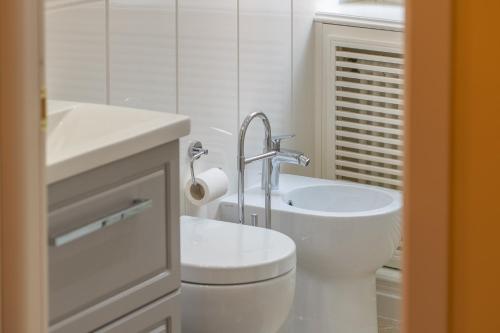 Secret Luxury Retreat in the Heart of the Ghetto by Houseeds, Rome (photo 8)
