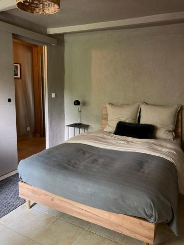 Quelquepart au vert, 1 ou 2 chambres in Saint-Christol-de-Rodières