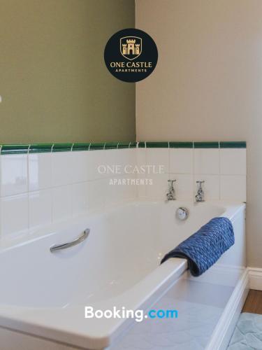 Exclusive Deals l Last-Minute Specials l Free Parking I Short term Booking l Garden I Sleeps Up to 6 in Spofforth