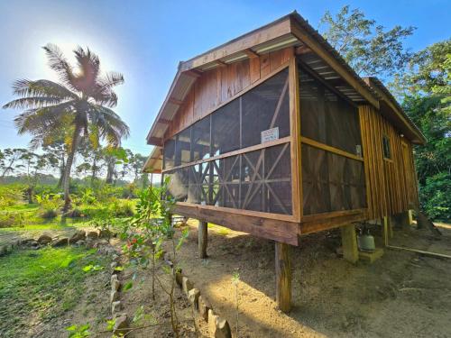 Viesnīcas āriene, Hibiscus Cabin with AC at Freshwater Creek Cabanas in Hopkinsa