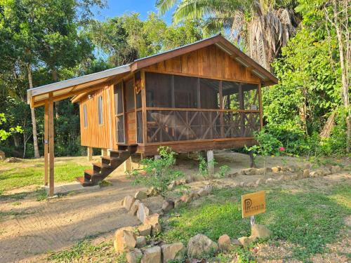 Skats, Hibiscus Cabin with AC at Freshwater Creek Cabanas in Hopkinsa