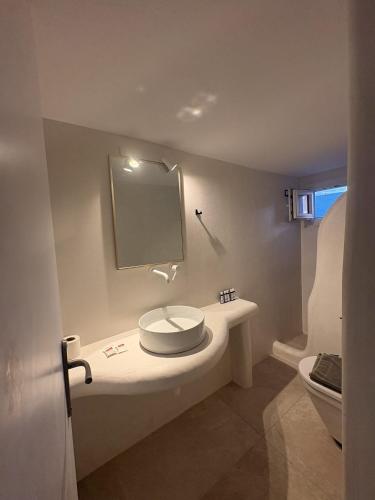 Standard King Room image 2