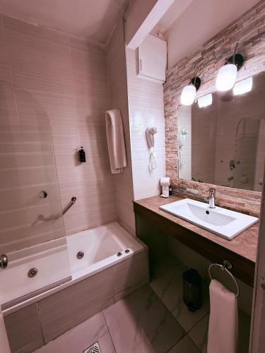 Pezsgőfürdő, Punta del Este Shelton Hotel in Peninsula