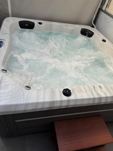 Hot tub, Квартира in Nahariya