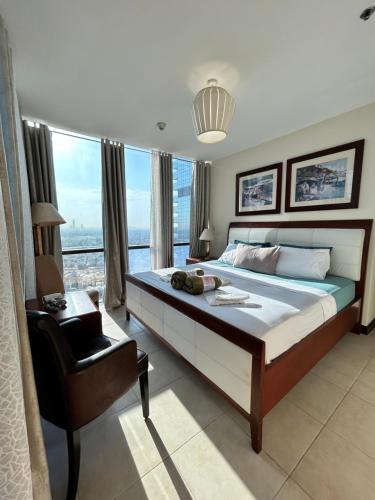 Click Stay - JLT - 2 Bedroom & Balcony Lakes view Entire Apartment -AZ, Дубай