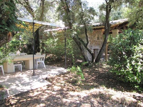 Градина, Domaine du bois gîte Marion (Domaine du bois gite Marion) in Galargues