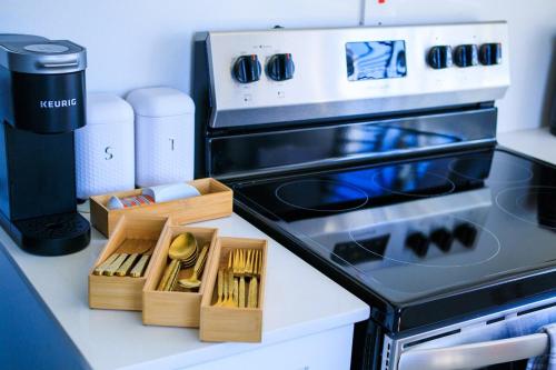 Kitchen, The Residence at Seville Gated FullyAC Washer Dryer PayPal Prepayment Required in Spanish Town