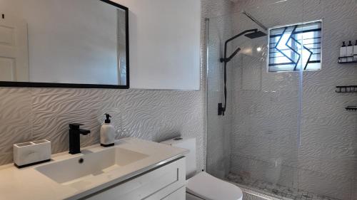 Bathroom, The Residence at Seville Gated FullyAC Washer Dryer PayPal Prepayment Required in Spanish Town