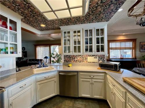 Hillyard Lake Front Hillyard Lake Front