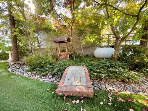 Hillyard Lake Front Hillyard Lake Front