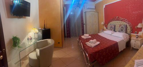 1 queen bed, 1 twin bed