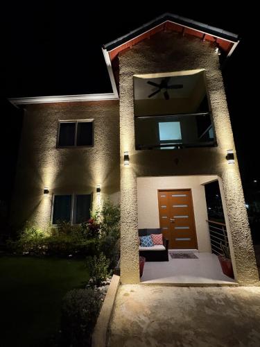 The Maison at Ocho Rios in เบรดนัท ฮิลล์