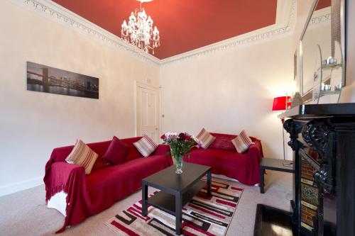Wallace Apartment - image 13