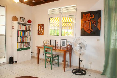 Atpūtas iespējas, LA DILETTANTE - Maison Créole de 130m2 - Clim - Tout à Pied (LA DILETTANTE - Maison Creole de 130m2 - Clim - Tout a Pied) in Terdeo