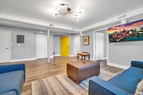 Cle Suites 3BR 2BA 5 min Walk to Cle Clinic Unit 1, Cleveland (photo 5)