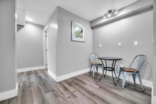 Cle Suites 3BR 2BA 5 min Walk to Cle Clinic Unit 1, Cleveland (photo 8)