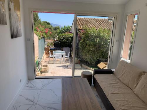 Mini Villa Jardin Jacuzzi, Vue mer, 300m des plages Mini Villa Jardin Jacuzzi, Vue mer, 300m des plages