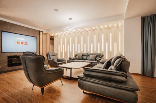 Two-Bedroom Deluxe Apartment with Balcony