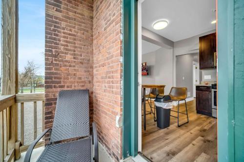 Cle Suites 1BR 1BA 5 min Walk to Cle Clinic #10, Кливленд (фото 5)