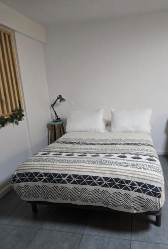One-Bedroom Apartment image 2