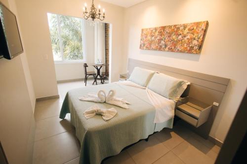 Jardim do Rio Suítes (Jardim do Rio Suites) in เซาชูเอา โดริโอเวร์เมลโย