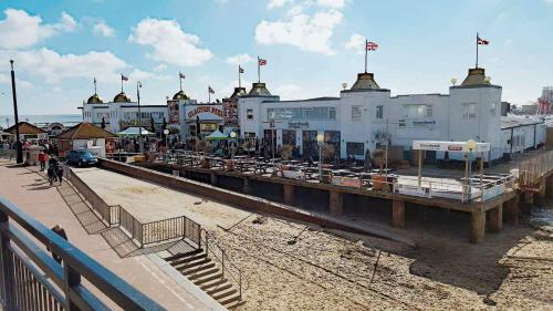 A szálláshely kívülről, The Langtry Hotel in Pier