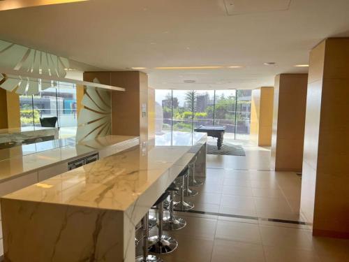 Unit 13902 Skyhome Oracle Tower 1 Level 39 - image 3