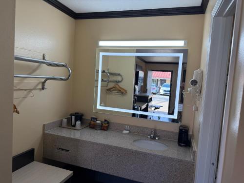 Regency 7 Motel