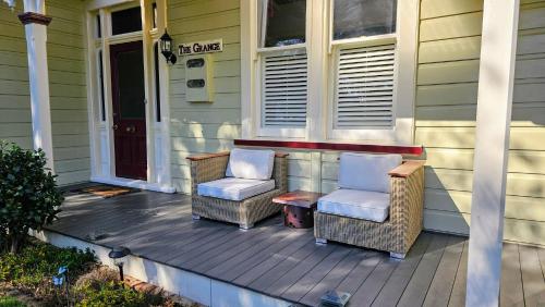 المرافق, The Grange in جبل عدن