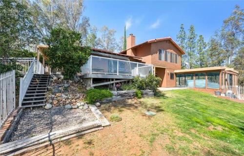 外部景觀, The Hill House - duplex in 班寧