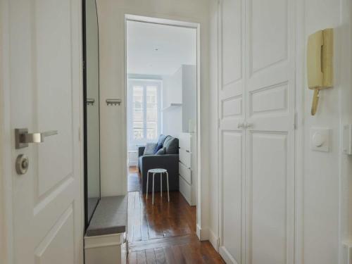 Modern apartment -1BR-3P-Ternes - image 9
