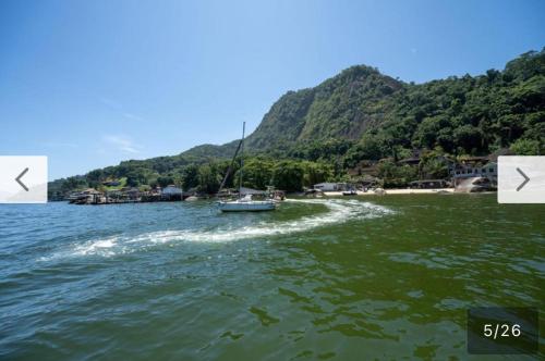 Refúgio a beira Ilha de itacuruça RJ (Refugio a beira Ilha de itacuruca RJ) in Flečeira
