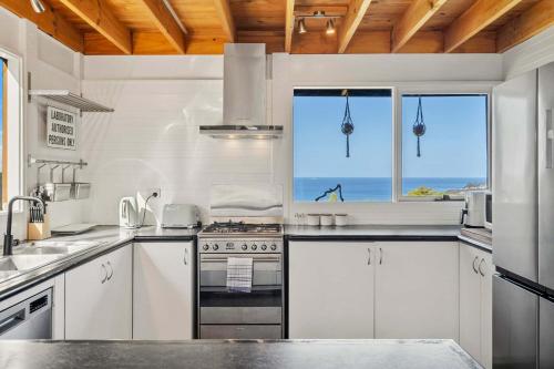 Ocean Views 20kms from CBD Sleeps 10 in Blackmans Öböl