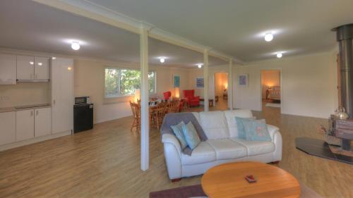 Village Stays Bungalow and Apartment in Ulmarra