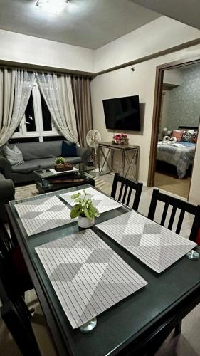 Newport 150 - 1 BR staycation near NAIA 3, Manila