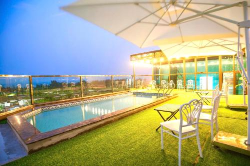 Khách Sạn Seaview FLC Sầm Sơn  - 발코니/테라스