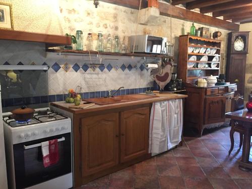Gîte calme avec Spa en été, animaux acceptés, parcage, pour 8 personnes - FR-1-586-64 (Gite calme avec Spa en ete, animaux acceptes, parcage, pour 8 personnes - FR-1-586-64) in 聖阿芒蒙通